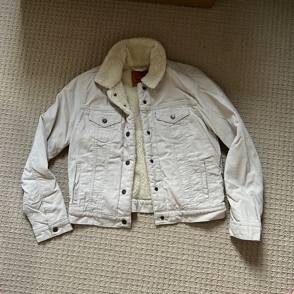 Levi’s sherpa cord jacket size medium great condition! worn twice
